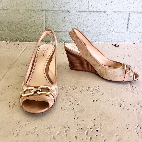 COACH HEELS/WEDGES - Picture 2 of 3